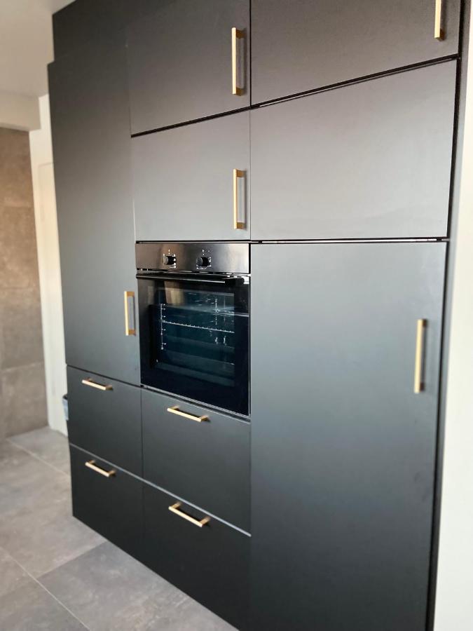 אקורירי Perfectly Located 3 Bedroom Design Apartment מראה חיצוני תמונה
